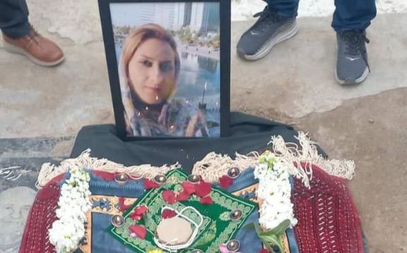 عذرا بهارینژاد هنگام کمک به دو جوان معترض در سبزوار کشته شد