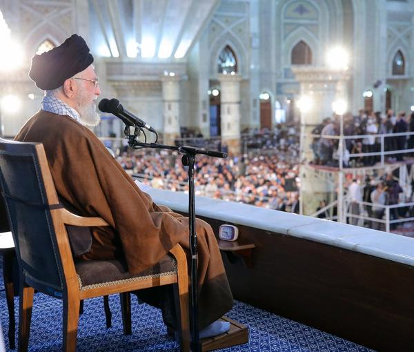 خامنئي يهاجم وسائل الإعلام الأجنبية وينتقد لقاءات رموز المعارضة الإيرانية ومسؤولين غربيين