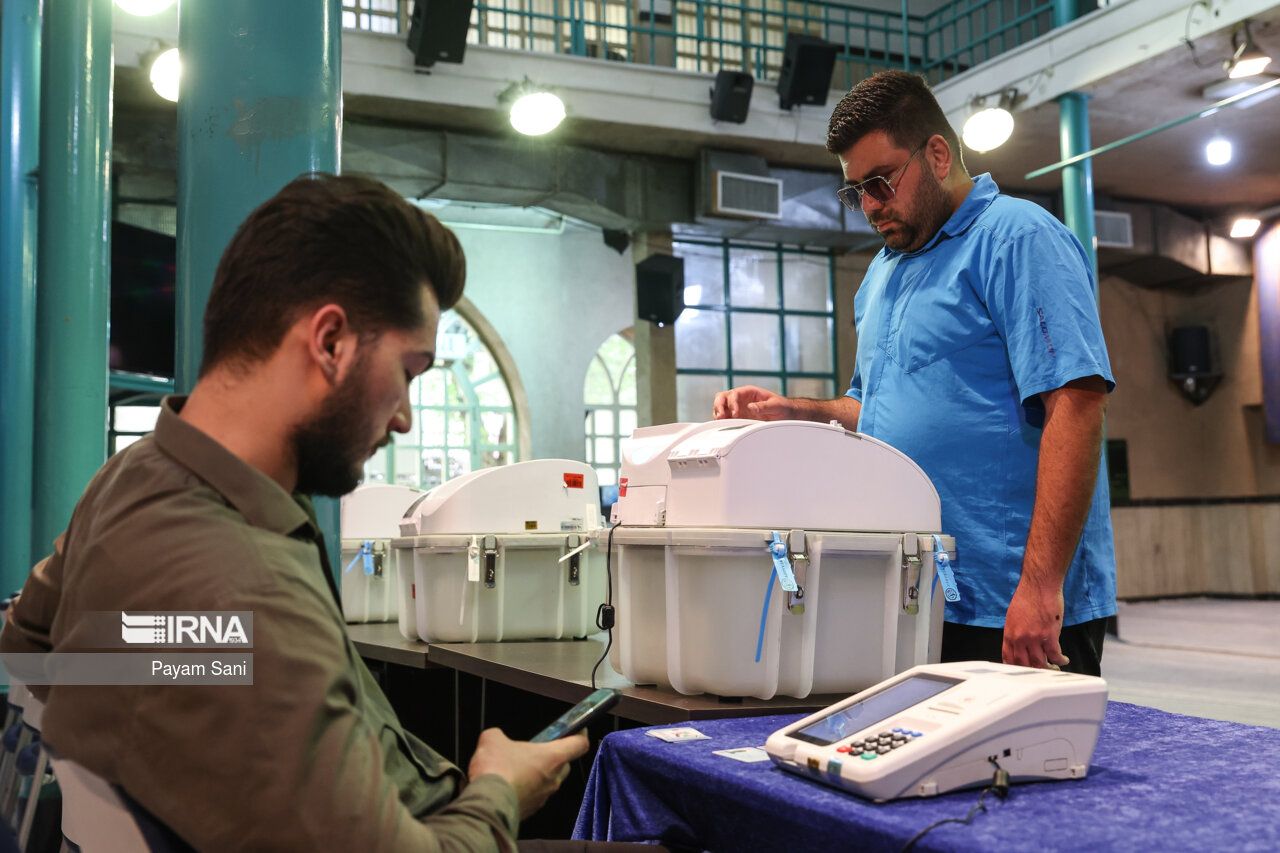 Iran’s Minister Mocked for Calling Historically Low Turnout 'Epic'