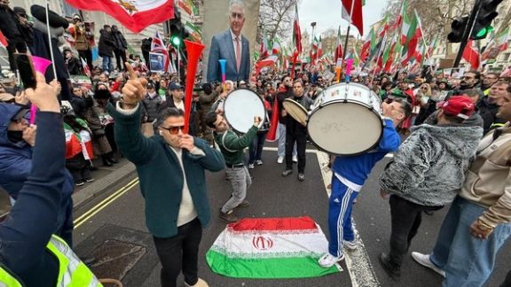 ایرانیان از استرالیا تا آمریکا، در حمایت از انقلاب ملی ایران به خیابانها آمدند