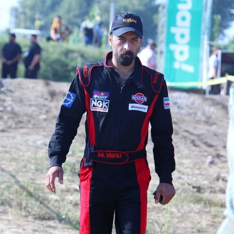 قاسم وکیلی، قهرمان آفرود با شلیک مستقیم گلوله جنگی توسط جمهوری اسلامی کشته شد