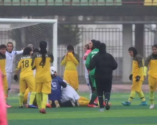 حال عمومی فیضی خوب است؛ نجات بازیکن پالایش گاز از مرگ در لیگ برتر فوتبال زنان ایران