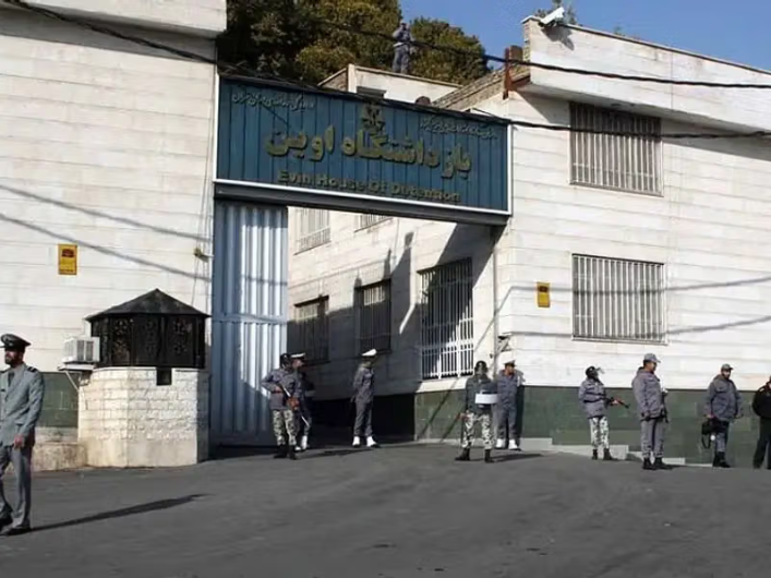 ناشران خارج از کشور: جمهوری اسلامی با شکنجه و سانسور، جنگی علیه آگاهی به راه انداخته است