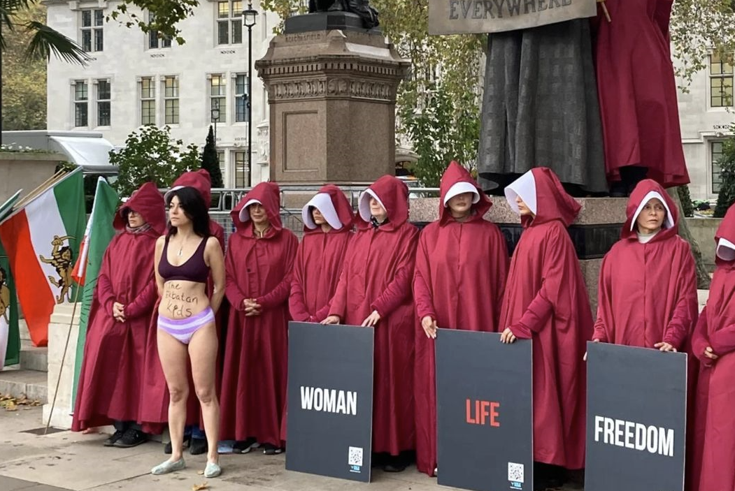 London activists protest in support of Iranian student’s hijab defiance