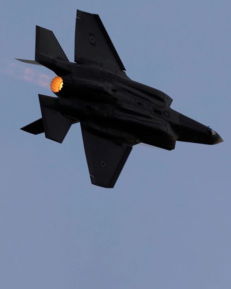 سخنگوی ارتش اسرائیل: صدها جنگنده اسرائیلی اکنون حاکمان آسمان ایران هستند