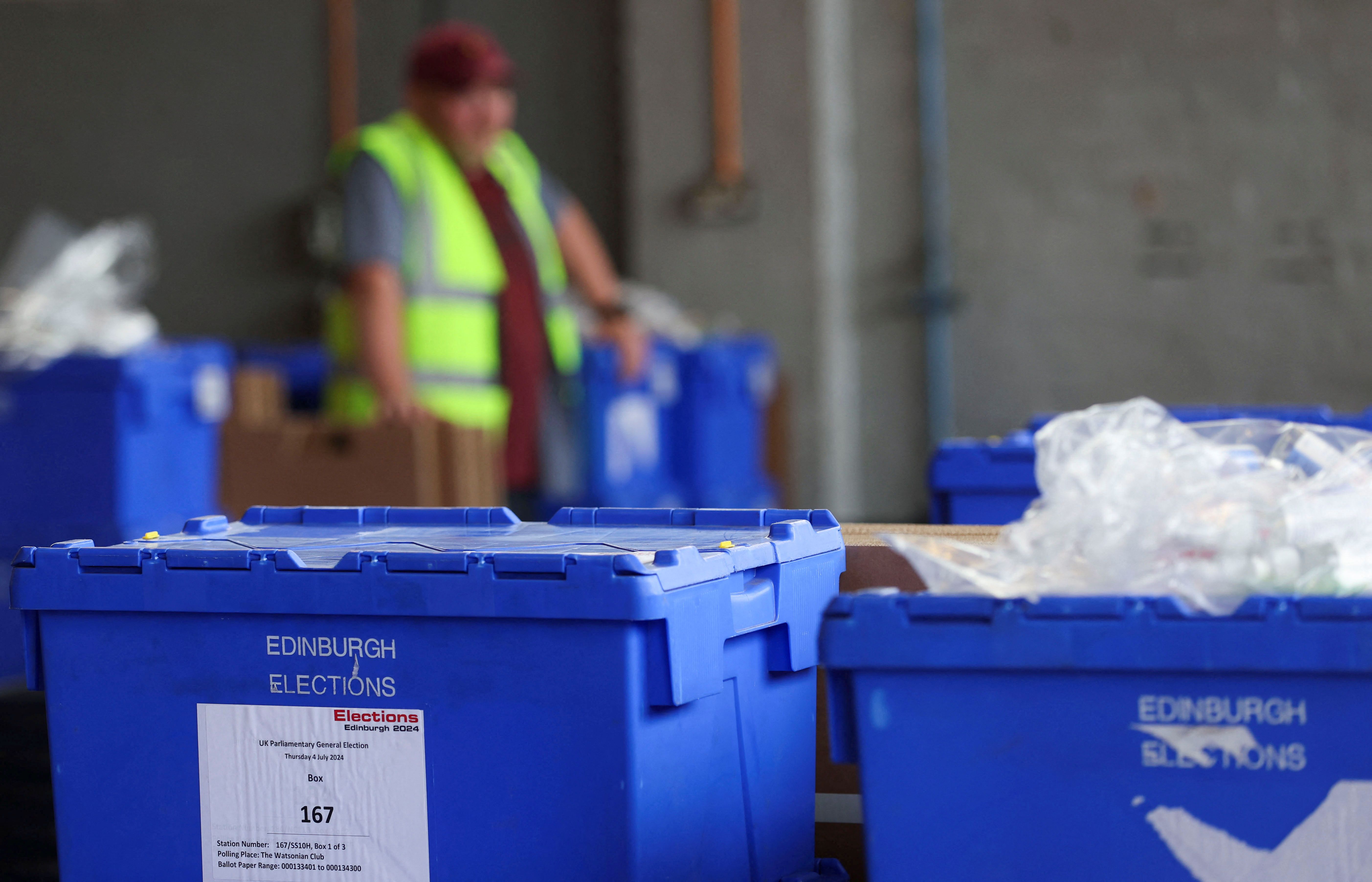 آغاز رای‌گیری انتخابات پارلمانی بریتانیا و پیش‌بینی بازگشت حزب کارگر به قدرت