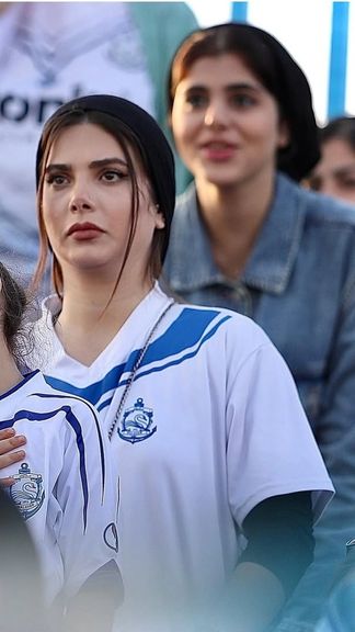 درخواست ملوان از هواداران زن: بلیت سکوی زنان تمام شد، لطفا بلیت سکوهای مردان را نخرید!