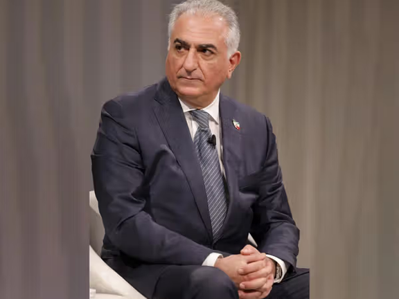 شاهزاده رضا پهلوی درباره تحریمها: مردم ایران رژیم را مقصر فقر میدانند، نه غرب را