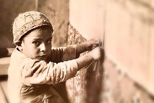 کودکی زیر دار قالی؛ روایت سفرنامهها از کودکان کار در عصر قاجار