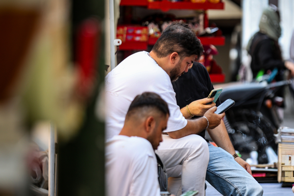 Nearly half of Iranian internet users angry over conflict outage, ISPA poll finds