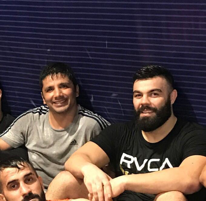 درگیری دو فایتر در اکباتان؛ علی‌اکبری باید بابت شکستن بینی و دندان الهامی دیه بدهد