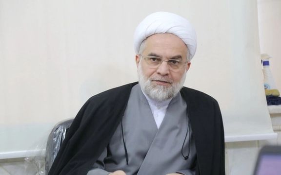 نماینده خامنهای در کردستان: فردی که سر سفره نظام است مردم را به رای ندادن تشویق میکند؟