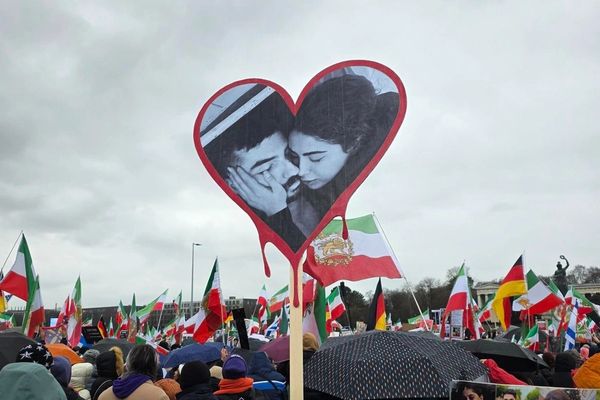 در آیین چهلم جانباختگان انقلاب ملی، خانوادهها از «آزادی» و «افتخار به فرزندانشان» گفتند