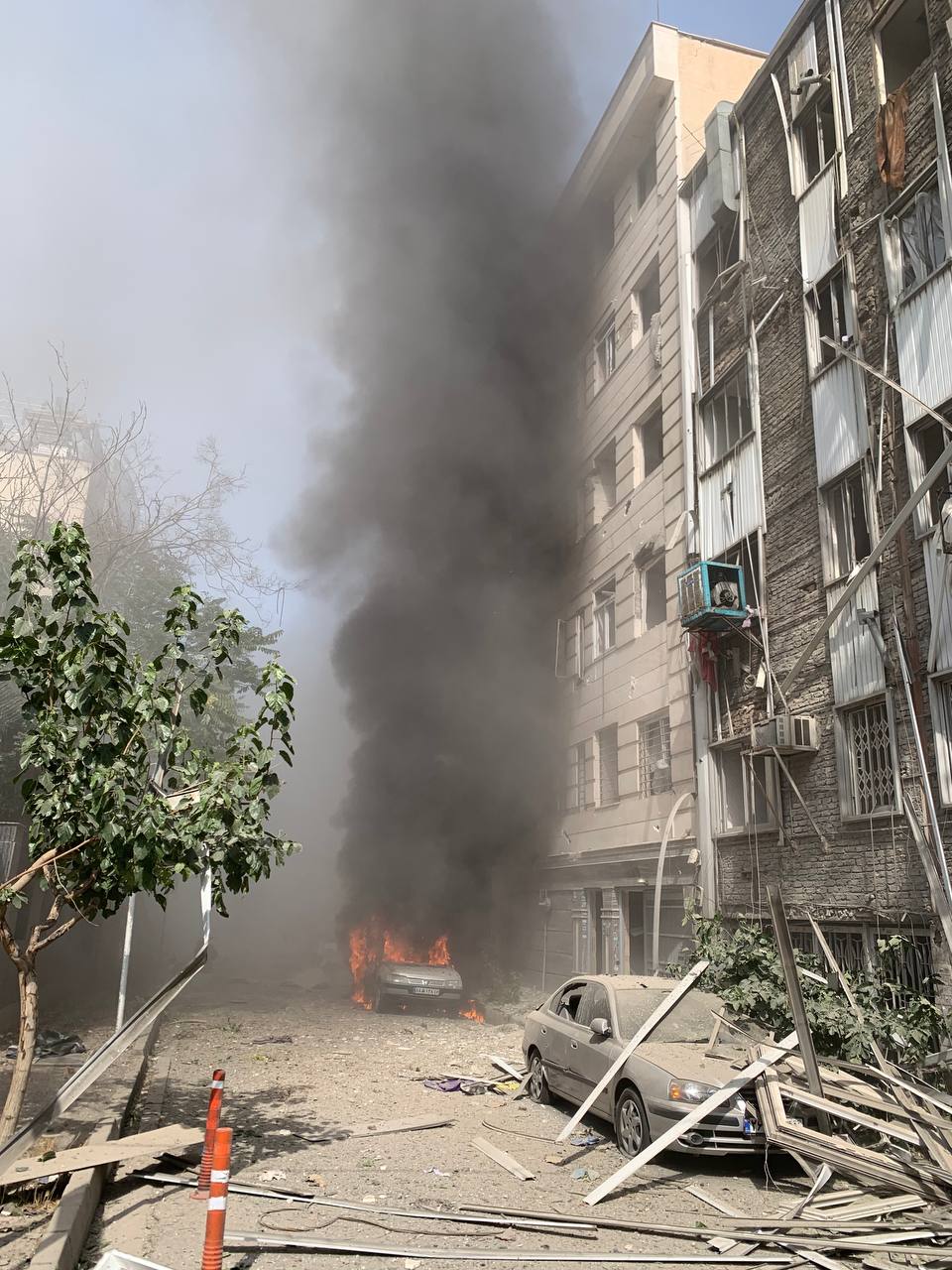 فعالان مدنی خواستار خاتمه جنگ و توقف غنی‌سازی اورانیوم در ایران شدند