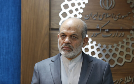 وحیدی، وزیر کشور: برای اتباع بیگانه شناسه صادر شده است نه شناسنامه