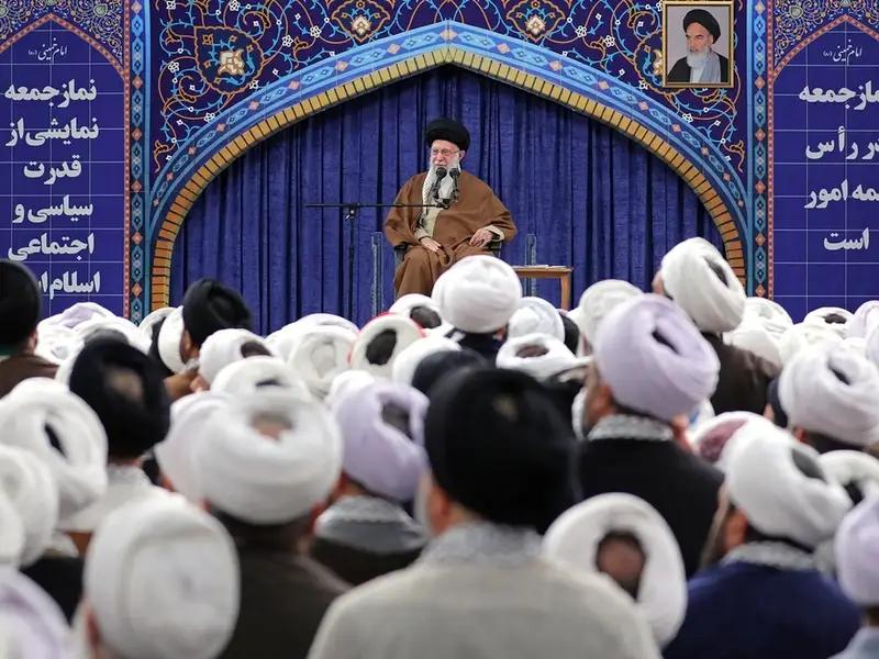 المرشد الإيراني يدعو الخطباء لتشجيع الناس على المشاركة في الانتخابات ويثني على الحوثيين