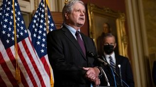 Republican Senator says curbing Iran key to Middle East peace