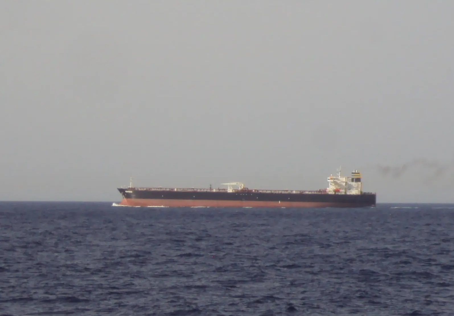 آمریکا ۳۵ شرکت و کشتی را به‌دلیل حمل نفت ایران تحریم کرد