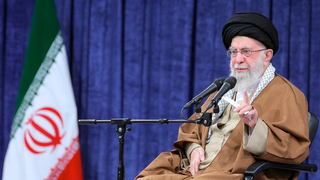 خامنهای به سوی قله خیالی؛ ایران به سوی ویرانی واقعی