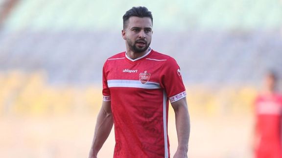 شب گذشته و در جریان خیزش سراسری مردم؛ سروش رفیعی در میدان تجریش بازداشت شد