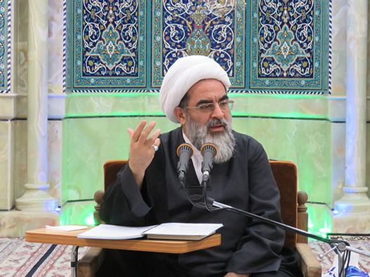 استاد حوزه علمیه قم: دفاع از اصل نظام و تلاش برای استمرار آن اوجب واجبات است