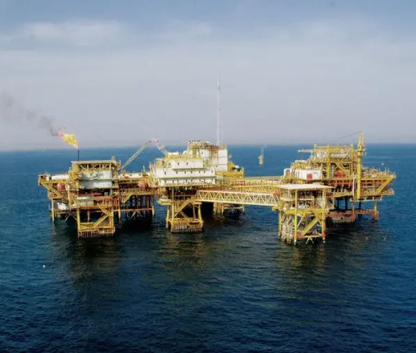 تهران بیانیه مشترک کویت و امارات درباره جزایر سه‌گانه و میدان آرش را رد کرد