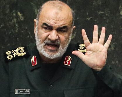 فرمانده کل سپاه پاسداران: باید در برابر تحریمها و حصر اقتصادی مقاومت کنیم