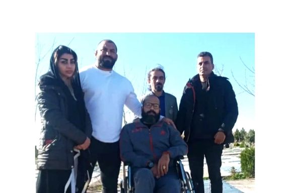 خالد پیرزاده و یاشار تبریزی، زندانیان سیاسی پیشین، بر سر مزار پویا بختیاری حاضر شدند