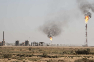 استاندار خوزستان: یکی از فلرهای نفتی نزدیک اهواز گاز سمی هیدروژن سولفید تولید میکند