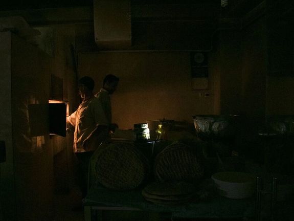 برق در مناطق وسیعی از تبریز سهشنبه شب برای دومین شب پیاپی قطع شد