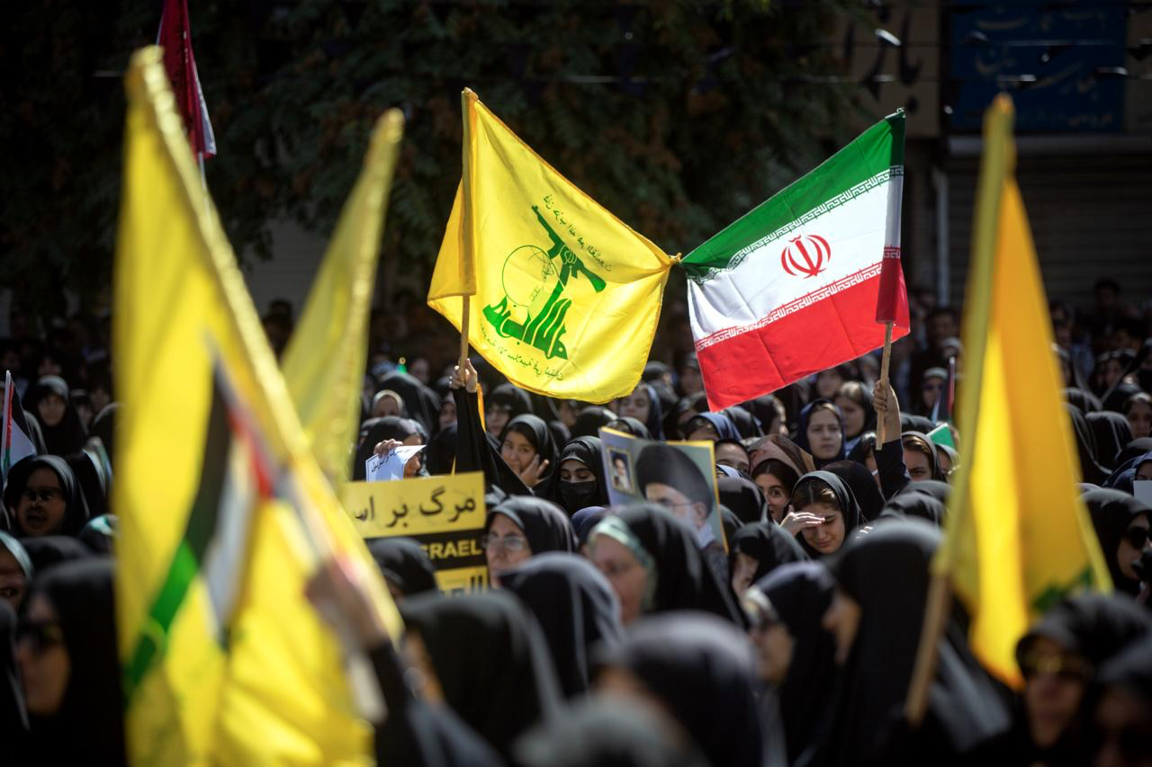 "إسرائيل هيوم": حزب الله في أضعف مراحله رغم المساعدات الإيرانية الضخمة