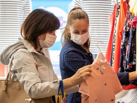 نخستوزیر بریتانیا زدن ماسک و ارائه گذرنامه واکسن کرونا در مکانهای پرجمعیت را اجباری کرد