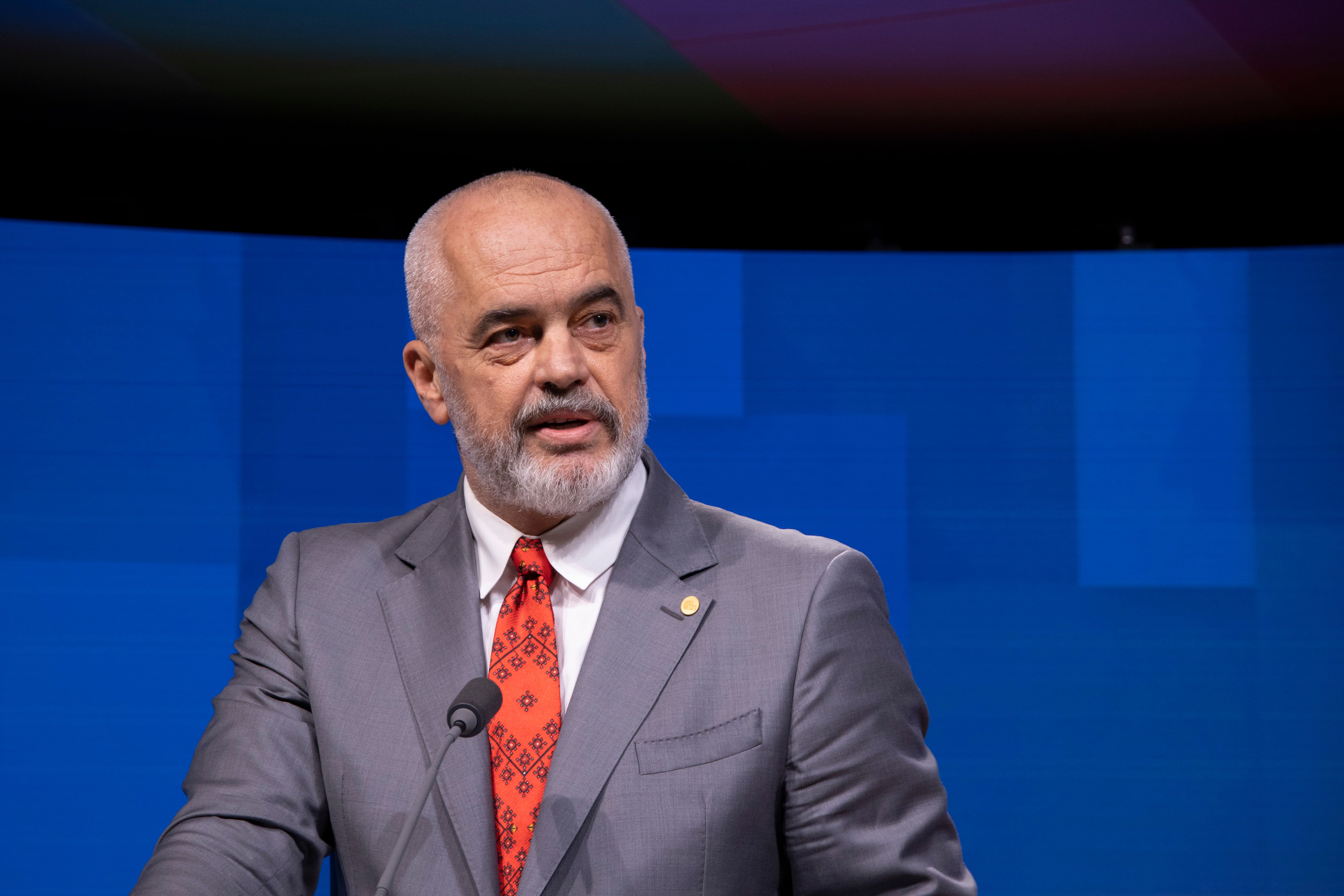 ألبانيا تقطع علاقتها مع إيران وتطالب الدبلوماسيين الإيرانيين مغادرة أراضيها خلال 24 ساعة