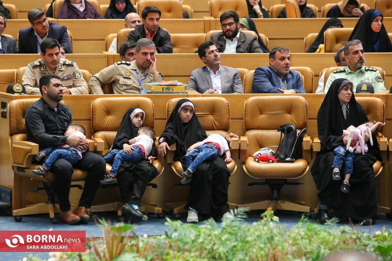 Iran to remove anti-childbearing content from university curricula