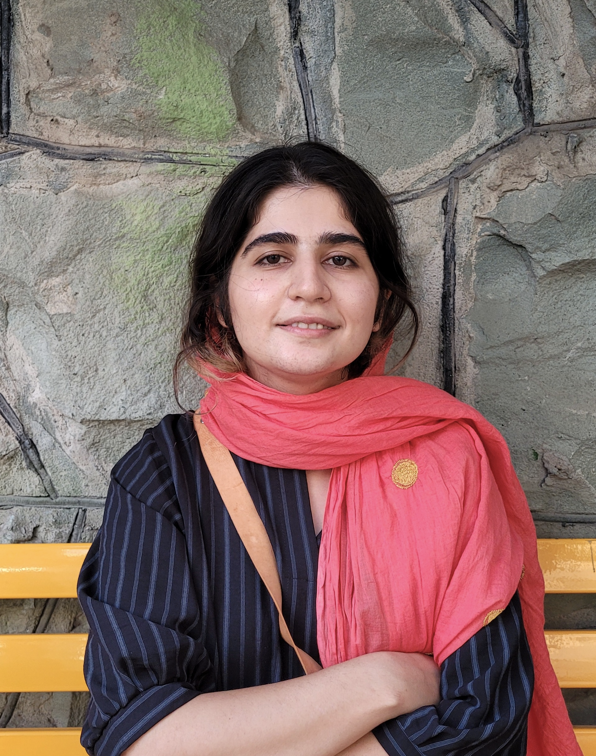 ناشطة إيرانية مسجونة في "إيفين": أسوار السجن لن تمنع صوت الثورة والاعترافات نتيجة الإكراه