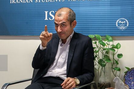 مجتبی توانگر، نماینده مجلس، دولت را تلویحا عامل فیلترینگ کلابهاوس معرفی کرد