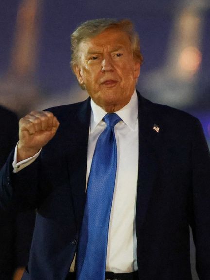 دونالد ترامپ: کنترل کامل و مطلق آسمان ایران را در اختیار داریم