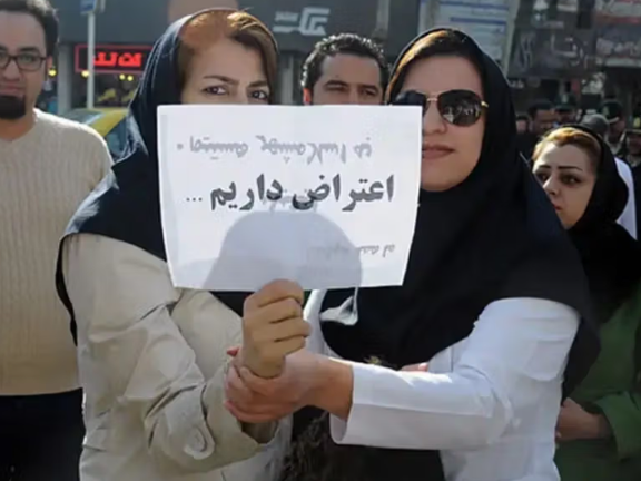 مقام وزارت بهداشت: سال گذشته ۲۵۰۰ پرستار یا مهاجرت کردند یا شغل خود را ترک کردند