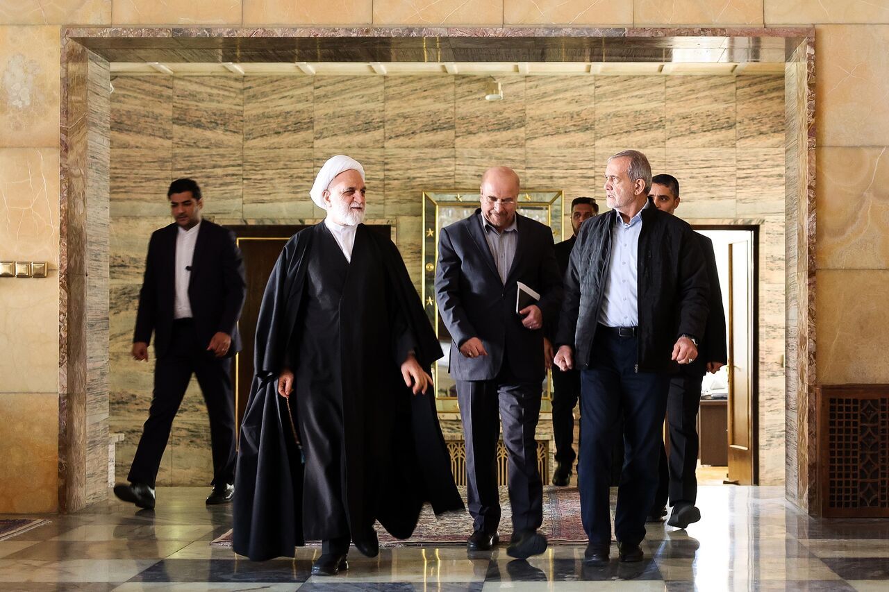 واشینگتن‌پست: اقدامات رهبران تهران نمونه‌ای بازر از «نبایدها» در اداره یک اقتصاد است