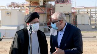 Iranians Ask Why Economy Deteriorates If Oil Revenues Are Up