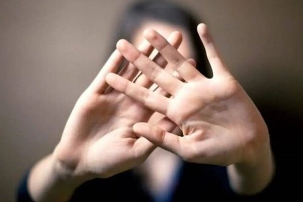 ضحايا الاغتصاب في إيران يواجهن عدالةً كالاعتداء