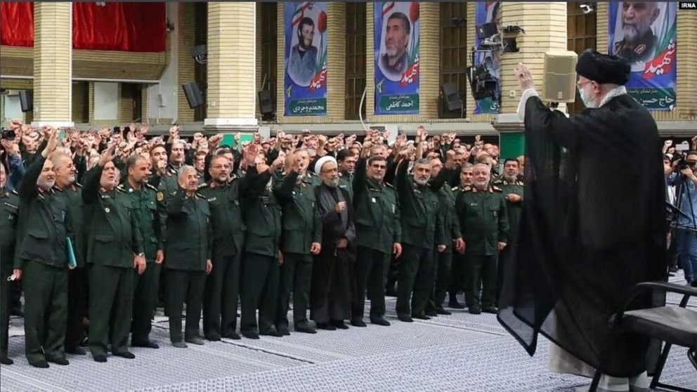 الحرس الثوري يضغط على منصة "ديوار" لبيع أسهمها لشركة تابعة للمرشد الإيراني