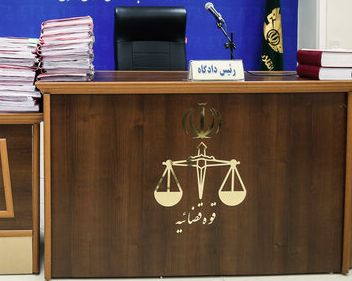 با وجود گم شدن پانسمان بیماران پروانهای در ایران قوه قضاییه برای آمریکا دادگاه برگزار کرد