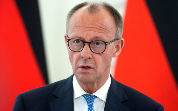 المستشار الألماني يدعم العملية العسكرية الإسرائيلية ضد البرنامج النووي الإيراني