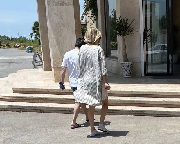 An unheard of scene in Iran as a woman appears in public in normal attire