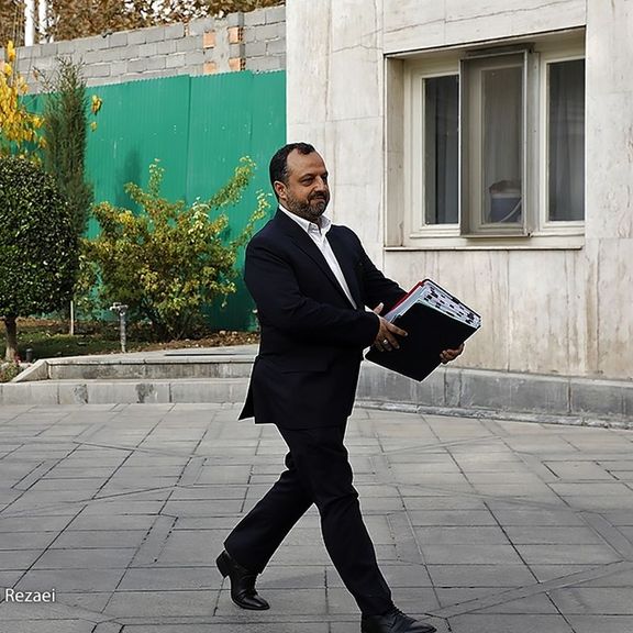 وزیر اقتصاد: اگر قیمت ارز دو برابر نرخ فعلی هم بشود، دولت نفعی نمیبرد