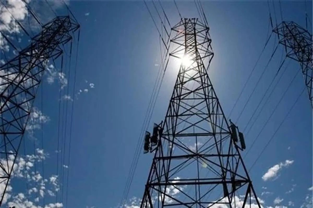 متابعو "إيران إنترناشيونال": عدم جدارة المسؤولين الإيرانيين هو السبب وراء أزمة الكهرباء