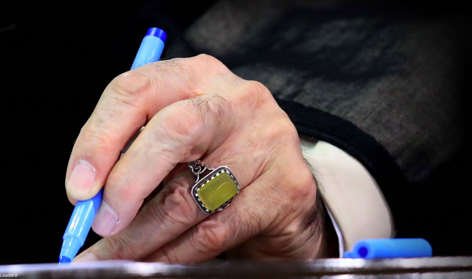 Clinch quick US deal before it's too late, former officials say