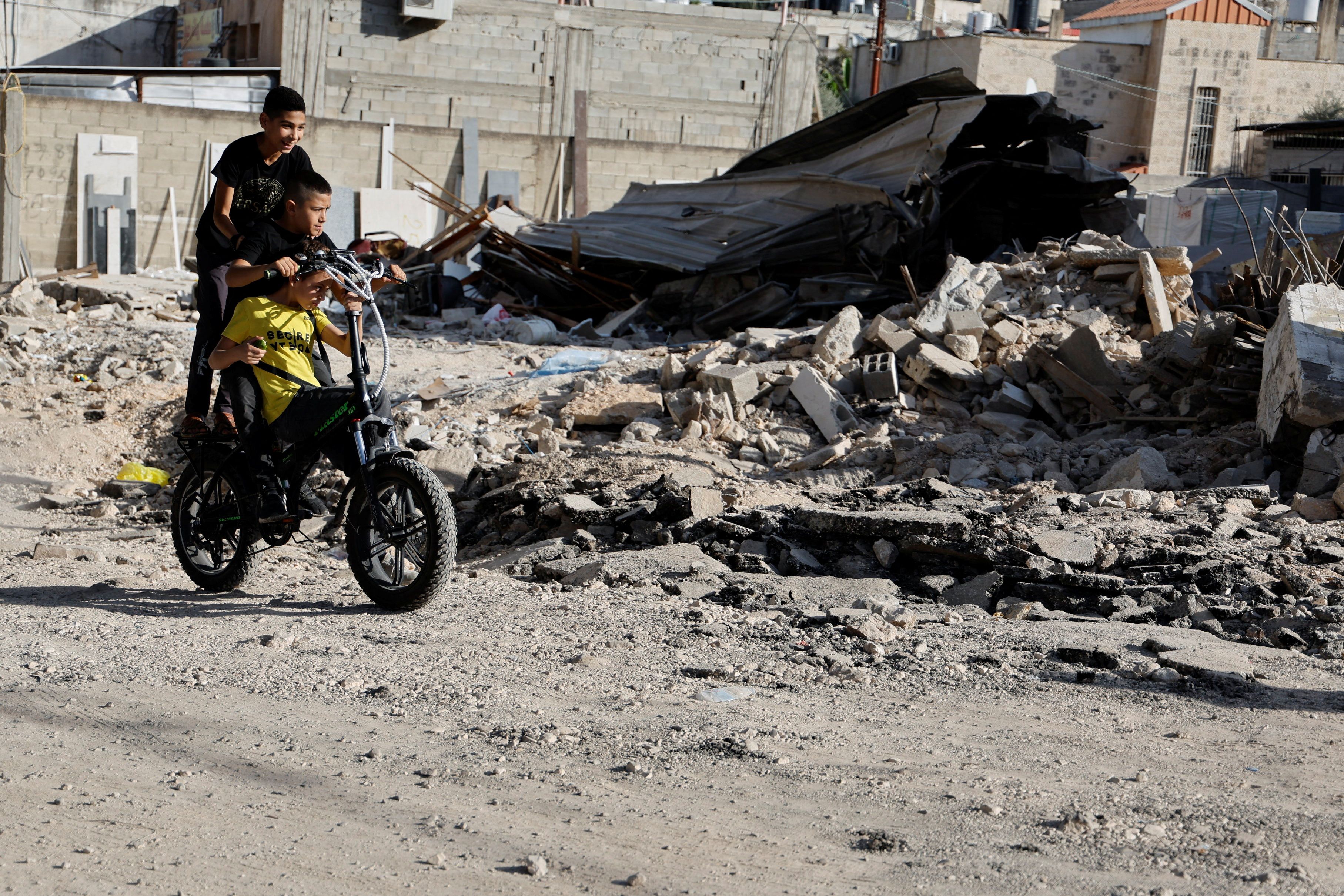 گزارش نیویورک‌تایمز از کرانه باختری؛ حامیان صلح همچنان امیدوارند