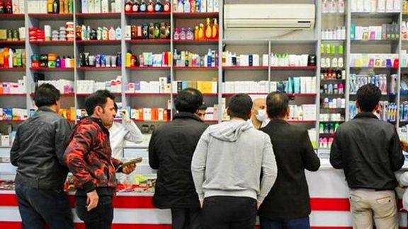 عضو کمیسیون بهداشت مجلس: به خاطر کمبود دارو، مردم داروی تاریخ گذشته مصرف میکنند